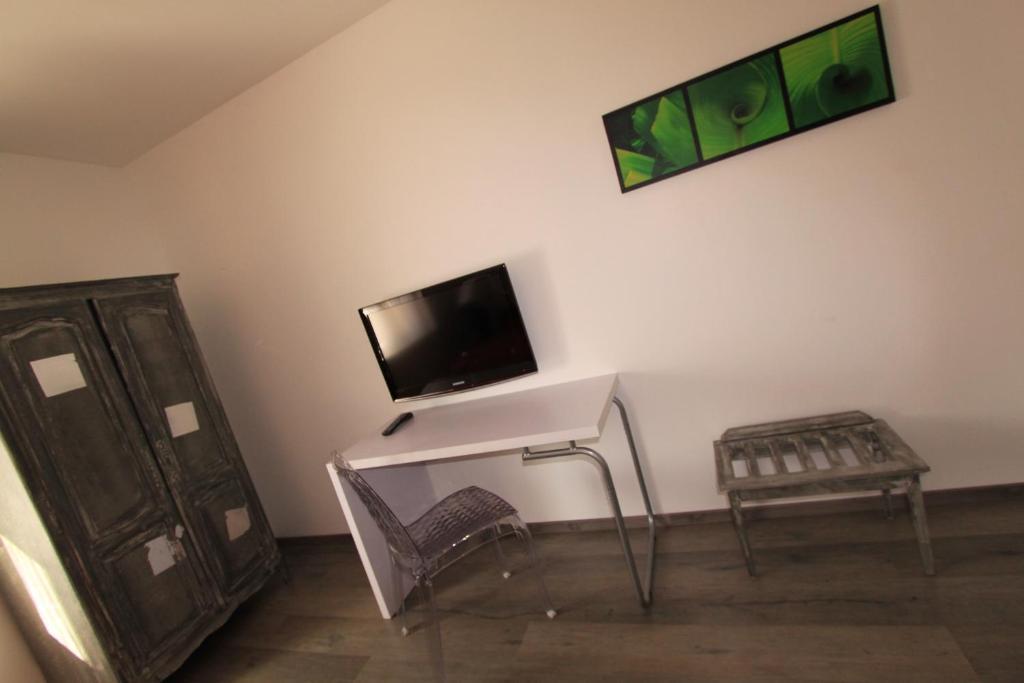 Hotel Le 5 Martigues Pokoj fotografie